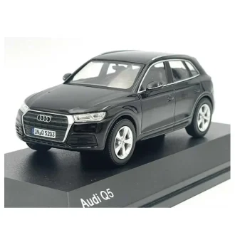 Модель автомобиля Spark 1/43 2017 Audi Q5 Black