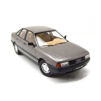 Модель автомобиля Triple9 1/18 AUDI 80 (B3) 1989 Grey