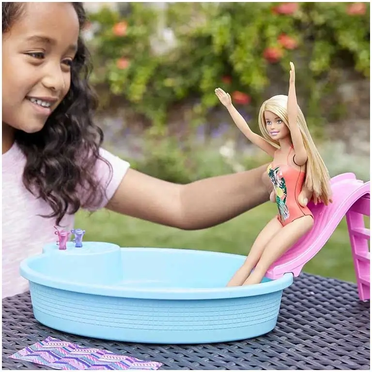 Bārbijas peldbaseins un lelle Barbie GHL91