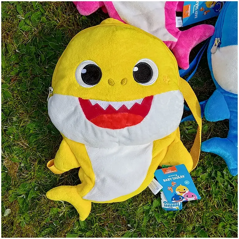 Baby Shark Eco Plush Ekoloģiskā plīša bērnu mugursoma Baby Shark, dzeltena 27 cm