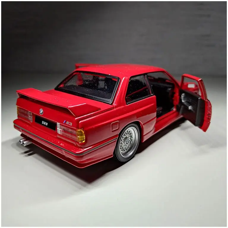 BMW M3 E30 1988 Red auto modelis 1:24 Bburago 21100