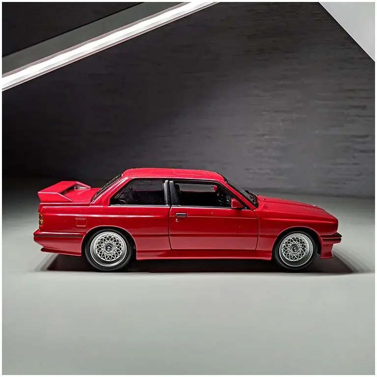 BMW M3 E30 1988 Red auto modelis 1:24 Bburago 21100